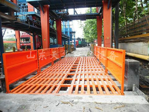 點擊查看詳細信息<br>標題：濟寧唐口煤礦4X12米煤礦專用洗車機 閱讀次數(shù)：2395